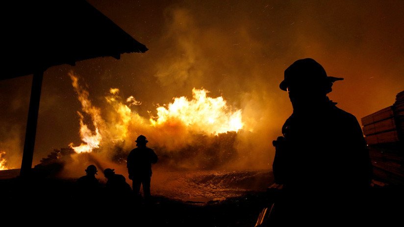 VIDEOS, FOTOS: Dos fallecidos en la ola de incendios que sacude a Chile