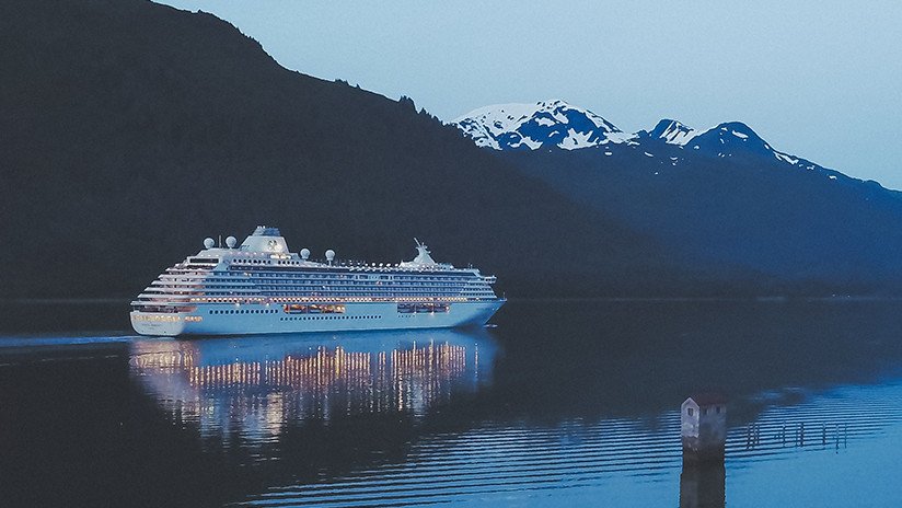 Viajar, subir fotos y cobrar 2.600 dólares por semana: Se busca un 'explorador de orillas' para trabajar en un crucero