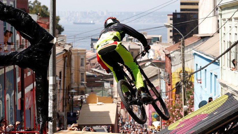 Ciclismo extremo: Así descendió el campeón del Valparaíso Cerro Abajo 2019 (VIDEOS)