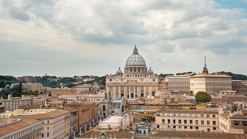 Denuncian que 80 % de los sacerdotes del Vaticano son homosexuales