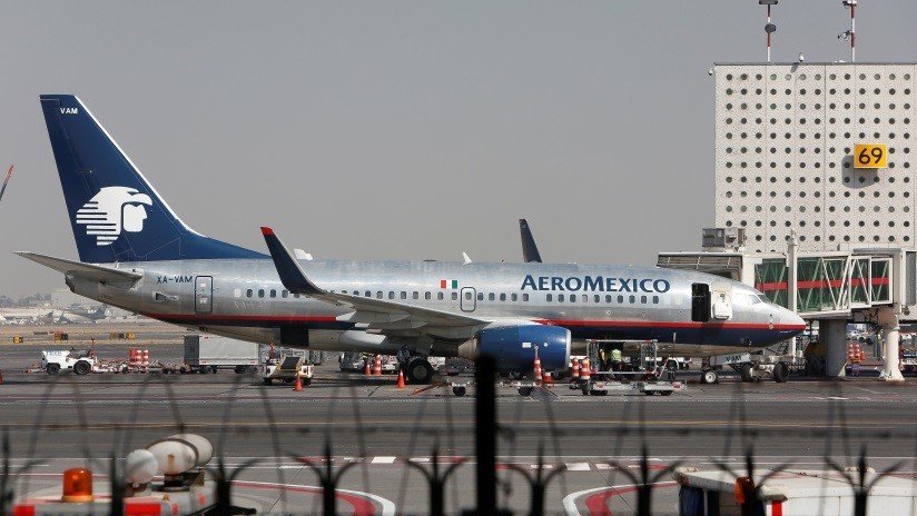 Detienen a un estafador que se hacía pasar por piloto de Aeroméxico y ofreció empleo a más de 50 personas a cambio de dinero