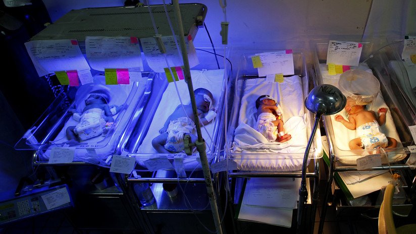 Una mujer da a luz a septillizos de forma natural en una caso "raro y único" en Irak