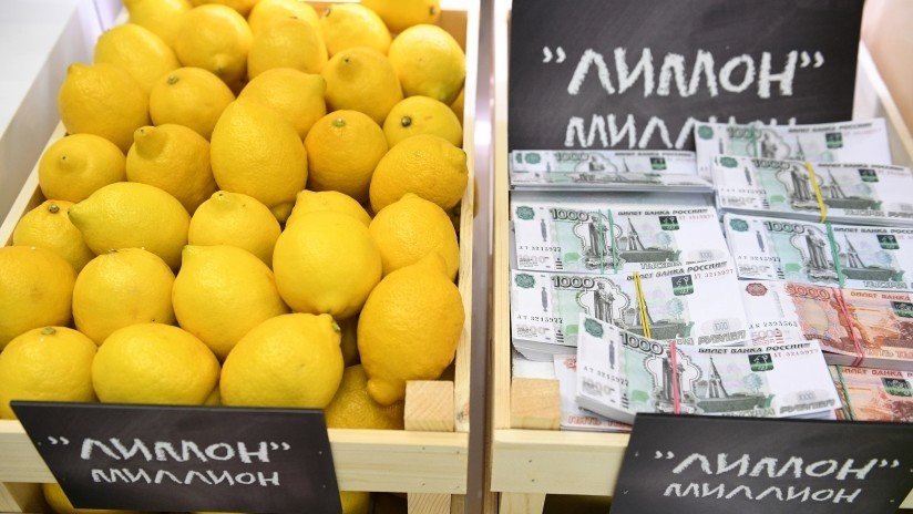 Forbes afirma que en Rusia solo los ricos pueden permitirse comprar limones y luego corrige su artículo