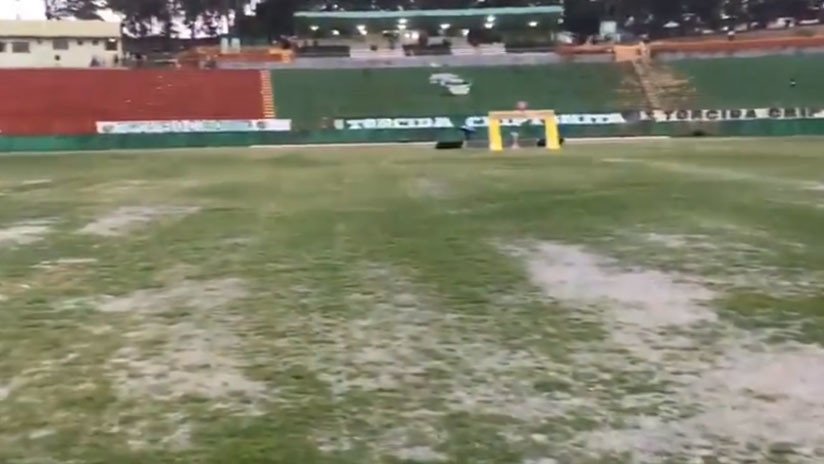 Brasil: Una lluvia torrencial inunda en segundos un estadio colmado de espectadores (VIDEOS)