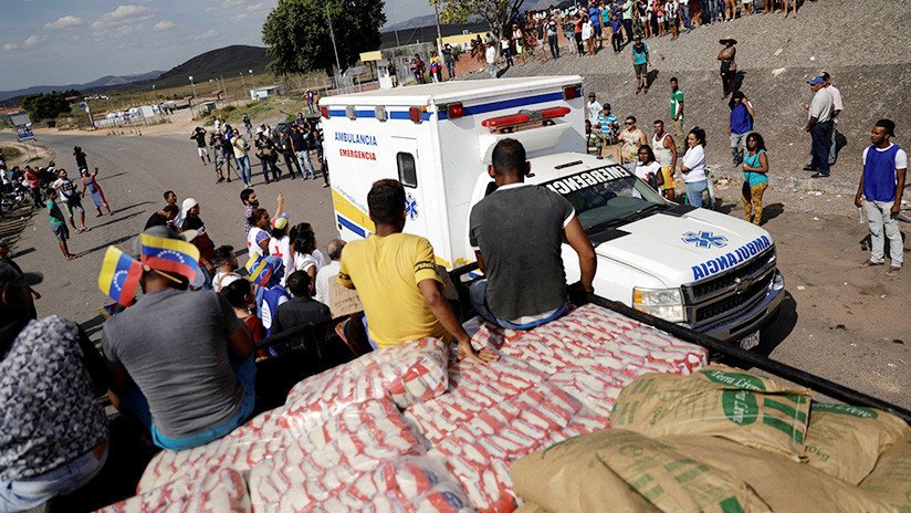 Al menos 10 heridos al arder un camión con "ayuda humanitaria" en la frontera entre Venezuela y Colombia