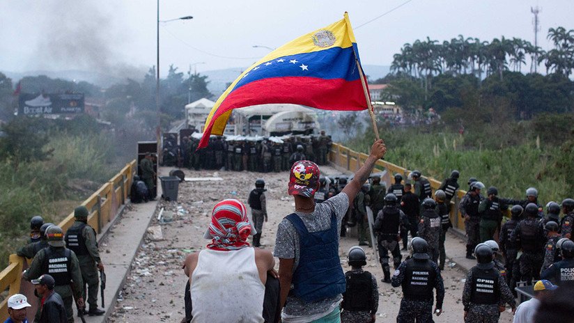 La jornada de tensión en la frontera entre Venezuela y Colombia, en imágenes