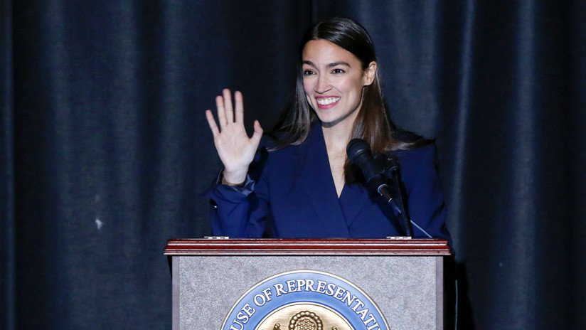 La congresista más joven de EE.UU. se convierte en superheroína en un nuevo cómic