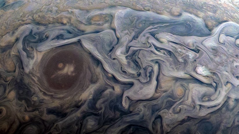 La sonda Juno capta una nueva imagen "dramática" de la atmósfera de Júpiter  