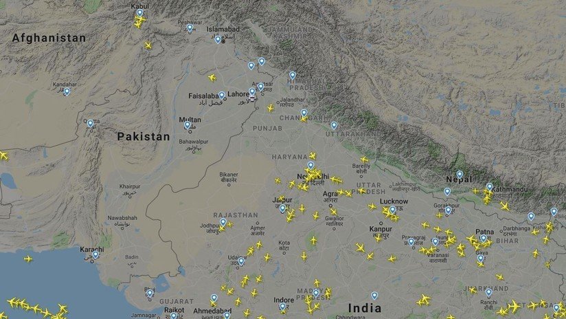Pakistán cierra su espacio aéreo a todos los vuelos comerciales en medio de la escalada de tensiones con la India