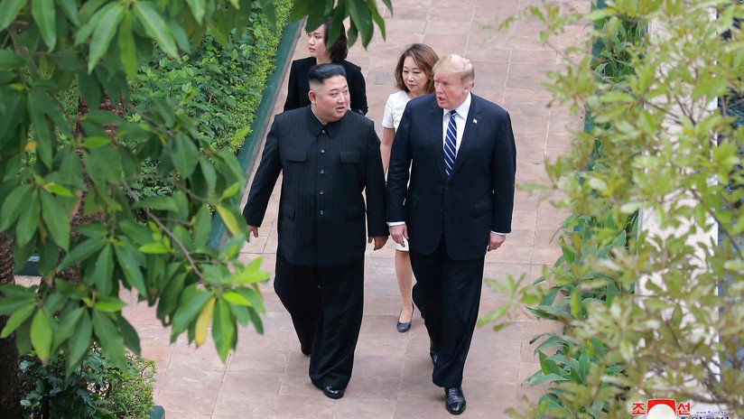 Kim promete volver a reunirse con Trump tras la cumbre de Hanói