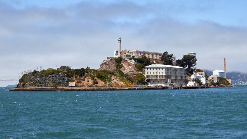 "La historia debajo de nuestros pies": descubren vestigios de una base militar escondida bajo la cárcel de Alcatraz