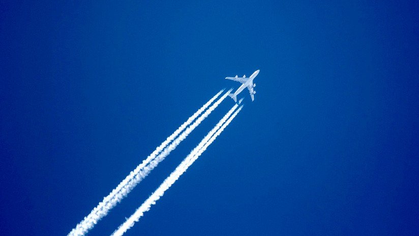 VIDEO: Un pasajero graba como casi chocan con otro avión a 35.000 pies de altura