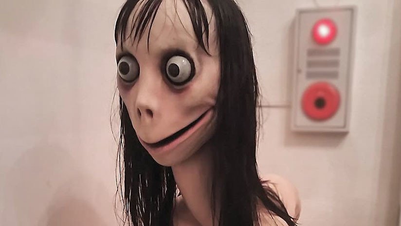 "Momo está muerta": El creador de la grotesca escultura que dio vida al juego suicida viral dice que la ha destruido