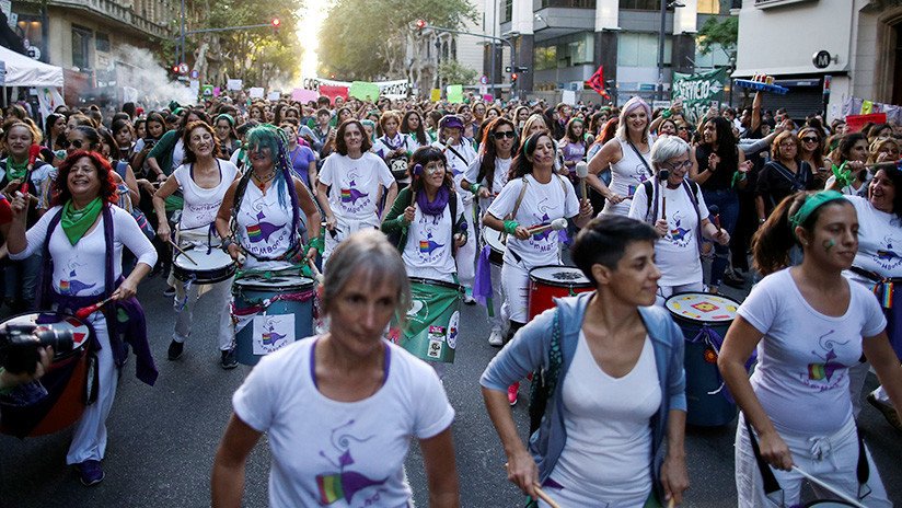 Duras críticas a un diputado oficialista argentino que dijo que las feministas son "incogibles"