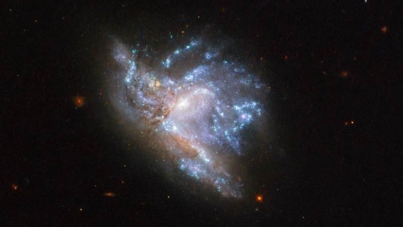 FOTO: El Hubble capta la "deslumbrante" colisión de dos galaxias