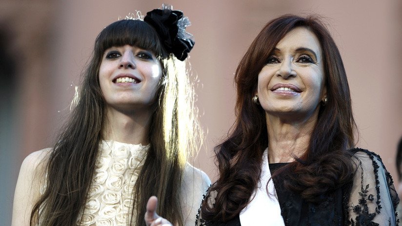 "Que se metan conmigo, pero no con ella": Cristina Kirchner pide que cesen los ataques contra su hija, que está en Cuba por una enfermedad