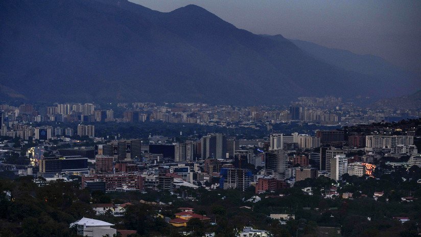 Exembajador cubano en Caracas tacha el apagón en Venezuela de "agresión de lesa humanidad"