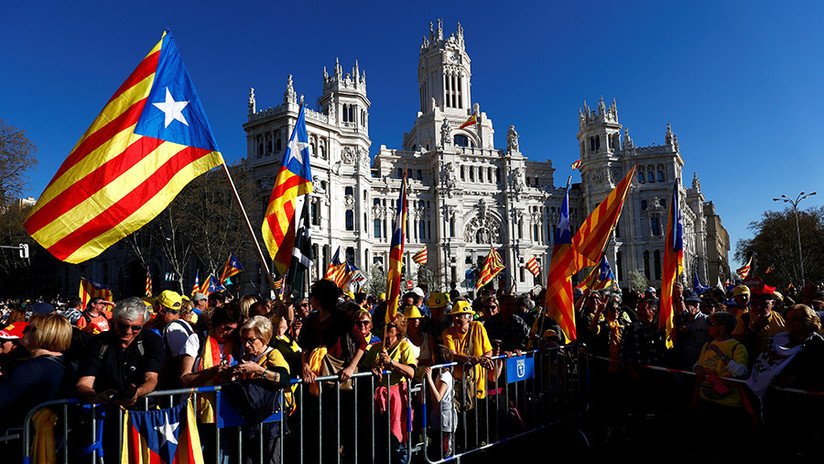 Multitudinaria manifestación en Madrid contra el juicio de los líderes independentistas catalanes
