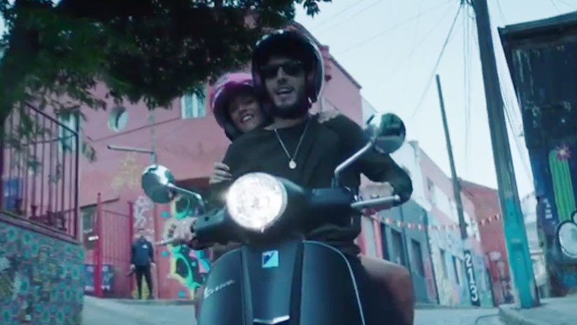 VIDEO, FOTO: Sebastián Yatra y Tini Stoessel sufren una caída en moto mientras grababan un videoclip
