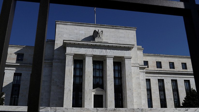 La economía de EE.UU. se desacelera y obliga a la Reserva Federal a mantener las tasas de interés