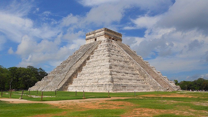 "Kukulcán está enojado": Un torbellino sorprende a los turistas junto a la emblemática pirámide (VIDEO)