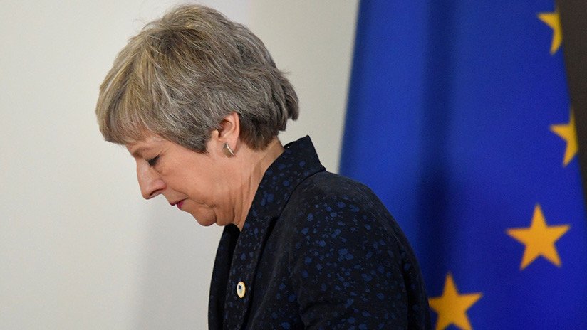 "El final está cerca": Once ministros de May estarían conspirando para forzar su dimisión
