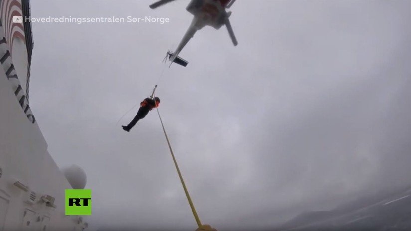 VIDEO: Cámara corporal graba la evacuación en helicóptero de los pasajeros del crucero varado en Noruega