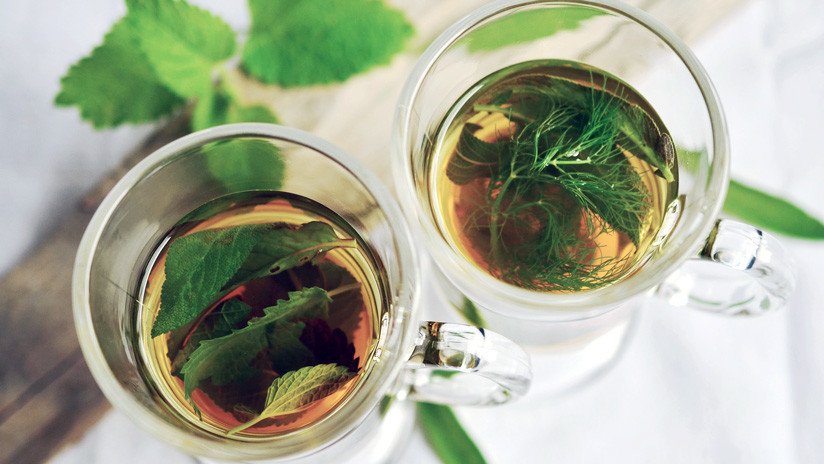 Un nuevo estudio dice que tomar té caliente incrementa el riesgo de cáncer de esófago: ¿Es verdad?