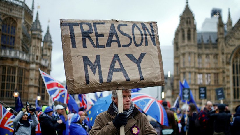 Parlamentarios conservadores esperan que Theresa May anuncie en unas horas la fecha de su dimisión