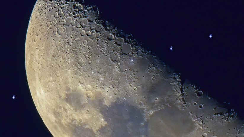 FOTO: Capta una imagen única del paso de la EEI frente a la Luna tras esperar años el momento perfecto