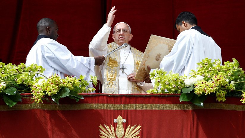 El papa Francisco aprueba una ley que obliga a los jerarcas del Vaticano a denunciar los casos de abuso sexual 