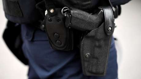 Policía francés mata a una colega al jugar con armas