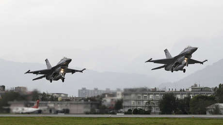 Bloomberg: Asesores de Trump apoyan la venta de más de 60 cazas F-16 a Taiwán
