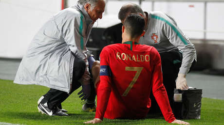 CR7 se retiró lesionado del partido de su selección y podría perderse los cuartos de final de la 'Champions' con la Juventus