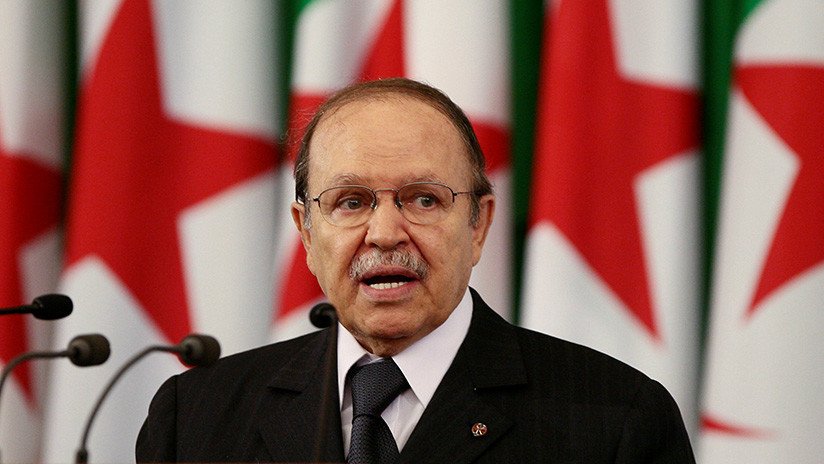 El Ejército de Argelia solicita apartar del poder "de inmediato" al presidente Buteflika