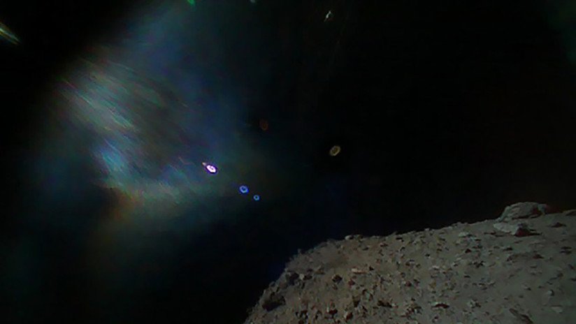 La sonda japonesa Hayabusa 2 arroja una bomba sobre el asteroide Ryugu 