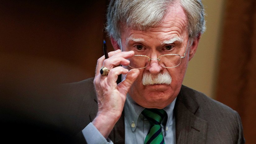 "Todos los ojos están sobre usted": La amenaza de John Bolton al ministro de Defensa de Venezuela
