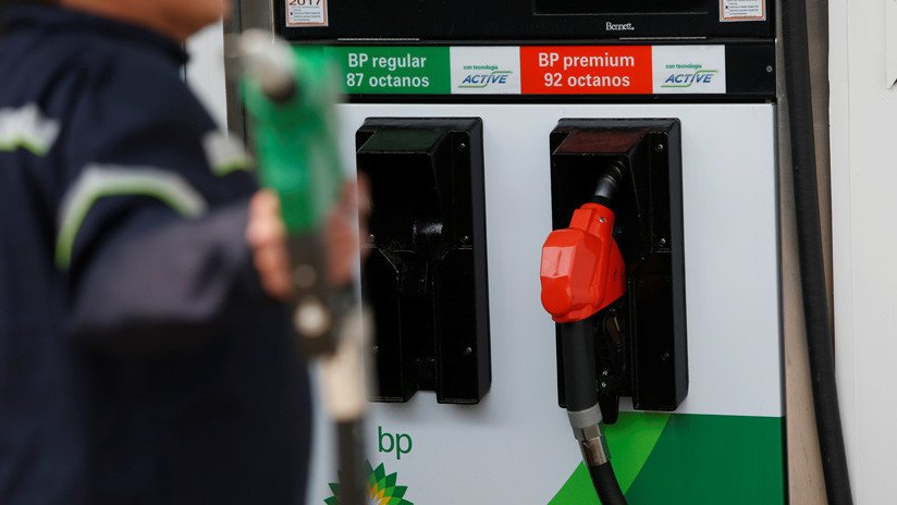 López Obrador advierte a las gasolineras que creará un grupo de estaciones estatales si no ofrecen "precios justos"