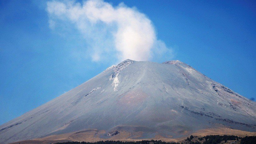 Alertan de caída de ceniza en Puebla y Morelos por emisión de gases del volcán Popocatépetl