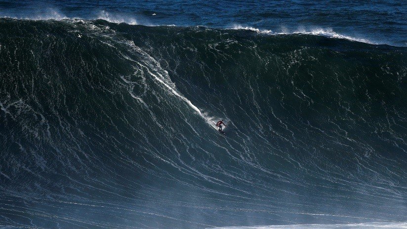 VIDEO: Impresionante rescate de un surfista portugués atrapado entre gigantescas olas