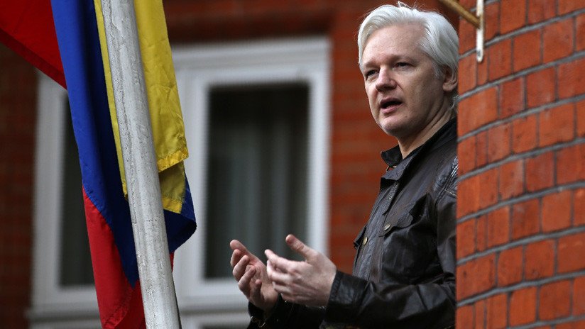 La mujer que acusa a Assange de violación pide la reapertura de la investigación en Suecia