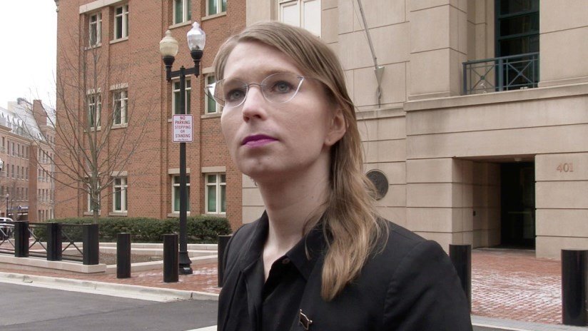 Defensa de Chelsea Manning pide su liberación tras la revelación de los cargos presentados contra Assange por EE.UU.