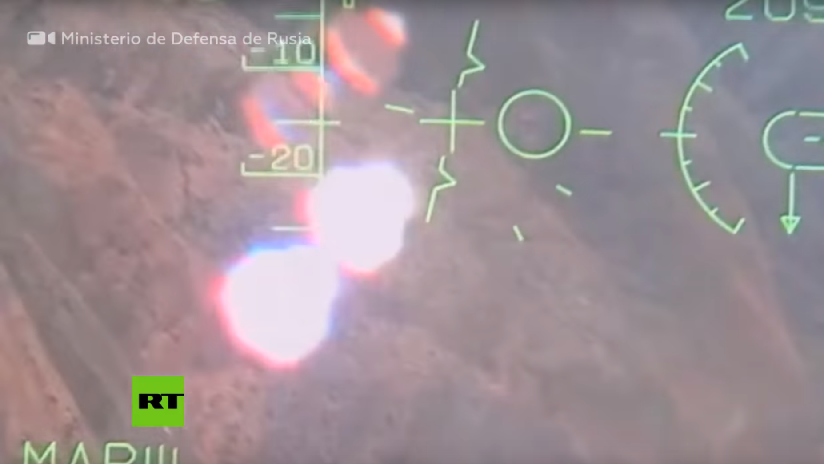 VIDEO: Cazas Su-25SM rusos realizan un ataque con misiles y bombas en el marco de ejercicios de vuelos tácticos