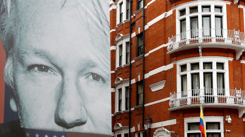 Lenín Moreno: Assange trató de usar la embajada de Ecuador como "centro de espionaje"