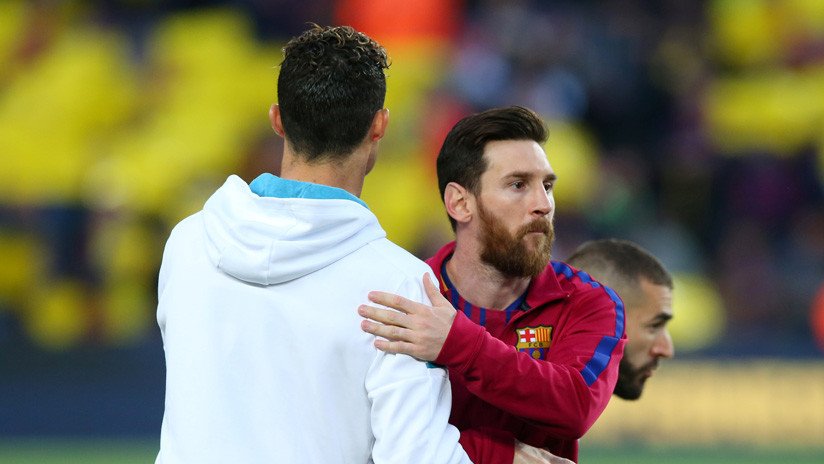 Polémica por la portada de France Football en la que Messi y Ronaldo salen besándose (FOTOS)