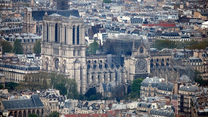 'El corazón roto de París' en 360º: La desgarradora vista panorámica de Notre Dame tras su incendio