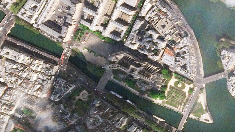 Primera imagen satelital: Así luce la catedral de Notre Dame de París desde el espacio