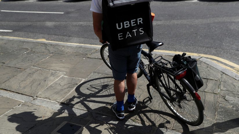 Cómo una foto viral cambió la vida de un repartidor de Uber Eats sin una pierna que hacía entregas en bicicleta 
