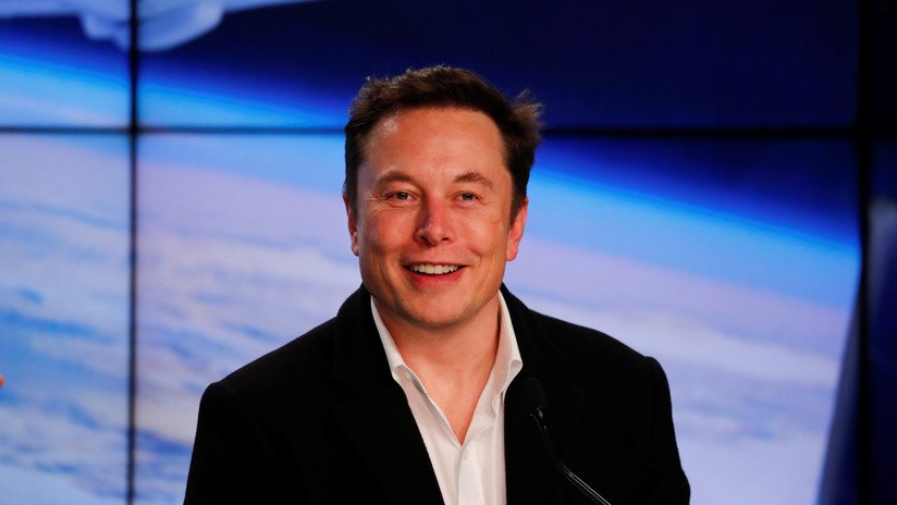"¿Dónde están los alienígenas?": Elon Musk vuelve a usar el ruso para contestar en Twitter