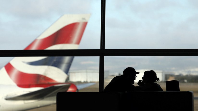 Reino Unido: Aerolíneas podrían empezar a pesar a los pasajeros para administrar mejor el combustible